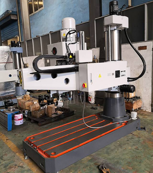 картинка Радиально сверлильный станок ZB3050X1400 Vario  Chinastan.ru