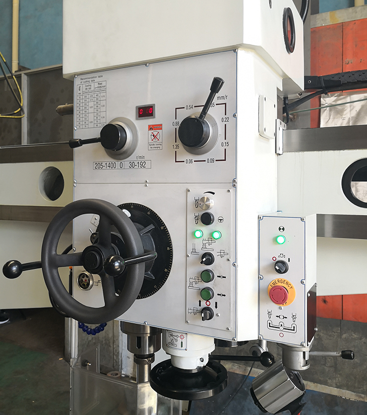 картинка Радиально сверлильный станок ZB3050X1400 Vario  Chinastan.ru