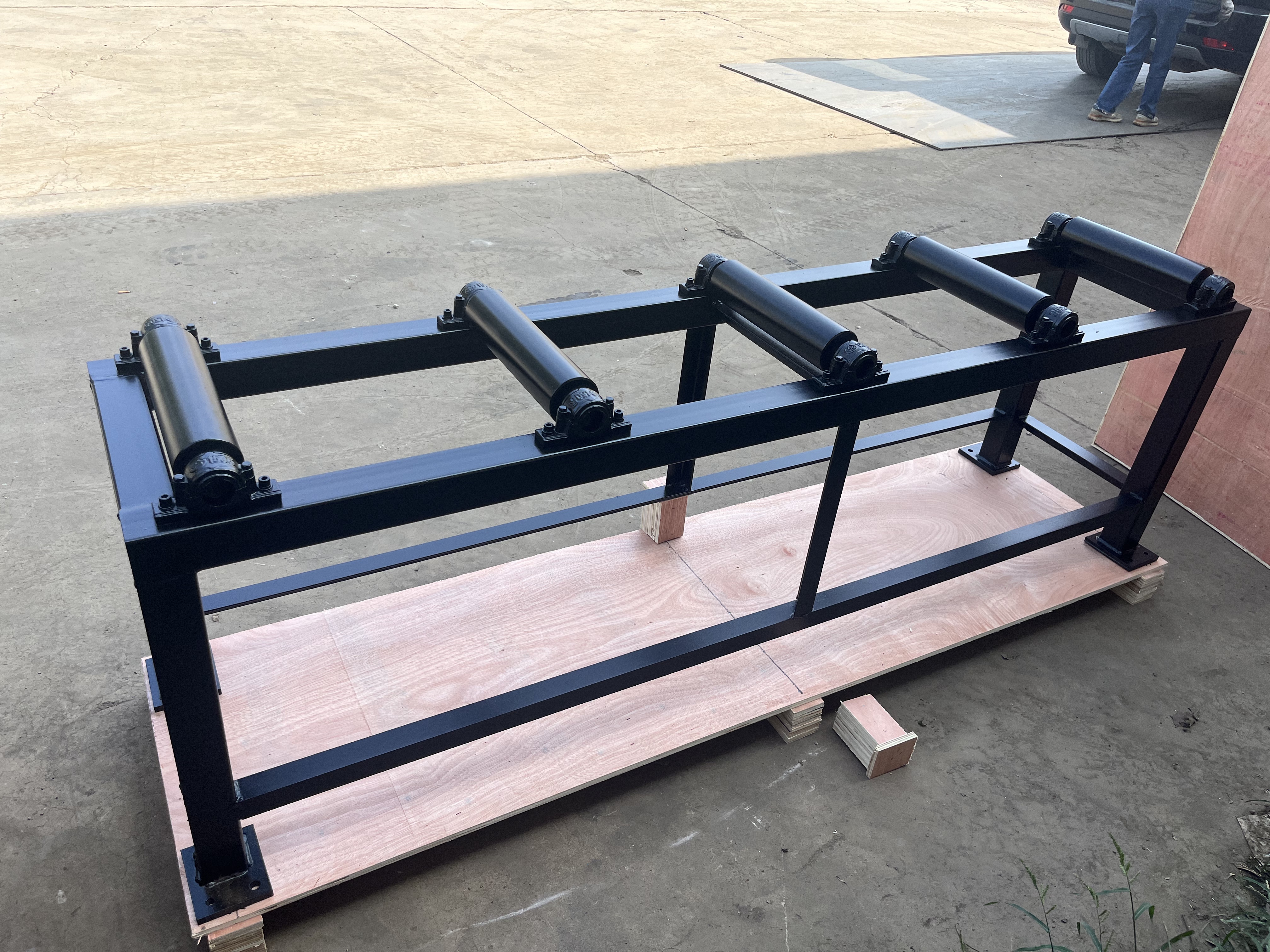картинка Автоматический ленточнопильный станок CNC4250Z PLC с ЧПУ Chinastan.ru